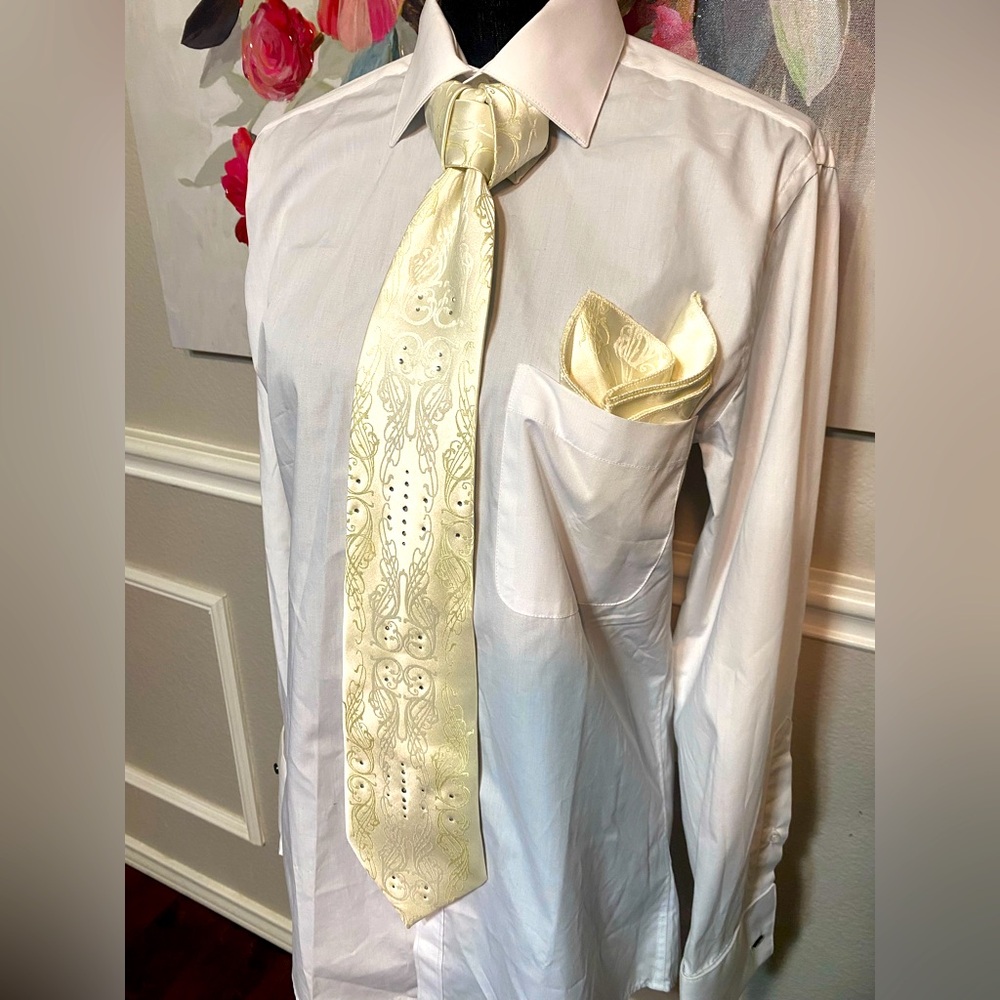 Tie w/Rhinestones and Pocket Square Set